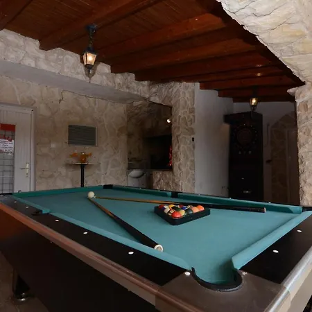 Nadalina With Pool In Cista Velika Near Vodice فيلة