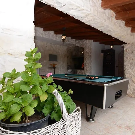 فيلة Nadalina With Pool In Cista Velika Near Vodice